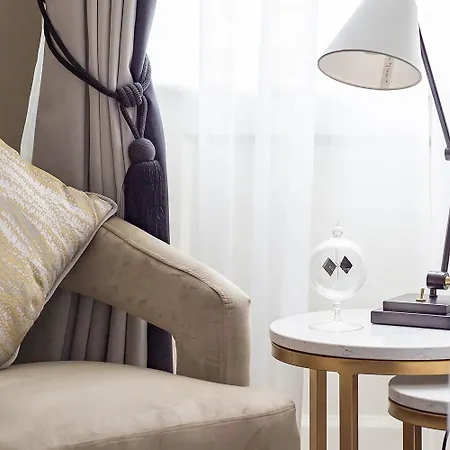 Trinity Townhouse فندق
