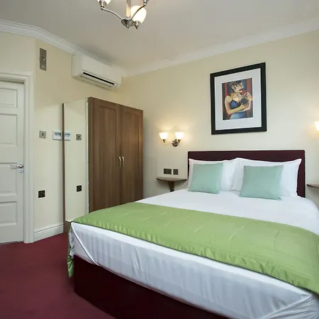 Trinity Townhouse فندق