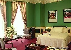 Trinity Townhouse 3*