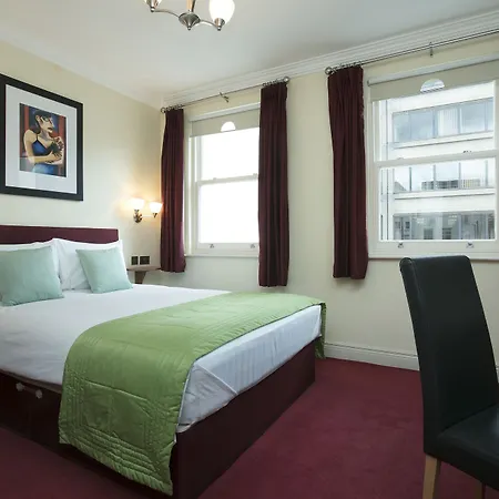 Trinity Townhouse 3*