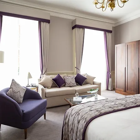 Trinity Townhouse 3*