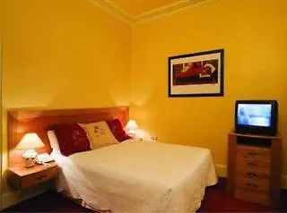 מלון Trinity Townhouse 3*