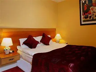 Trinity Townhouse ホテル 3*