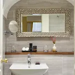 Trinity Townhouse 3*