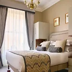 Trinity Townhouse 3*