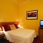מלון Trinity Townhouse 3*