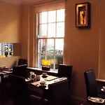 מלון Trinity Townhouse 3*