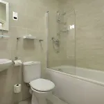 Trinity Townhouse מלון 3*