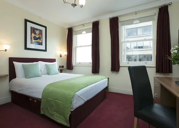 Trinity Townhouse 3*